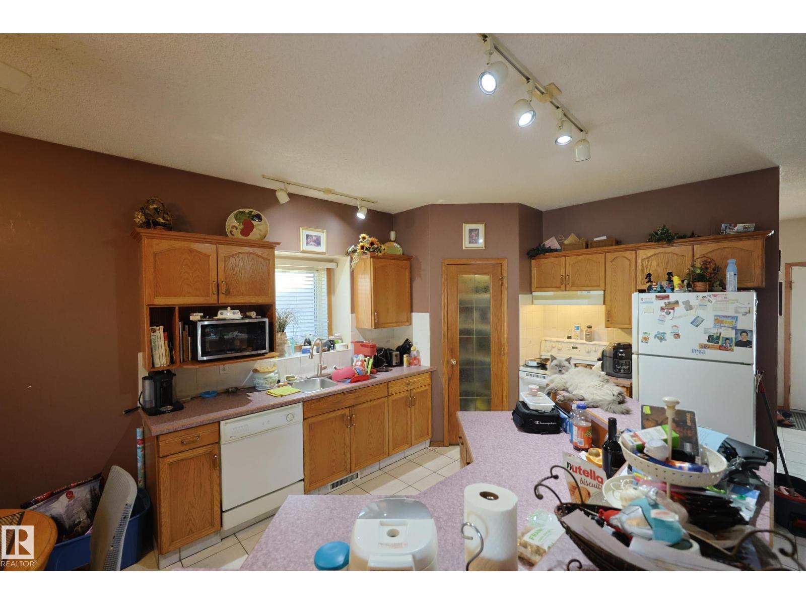 8309 160a Av Nw, Edmonton, Alberta  T5Z 3G4 - Photo 10 - E4485443