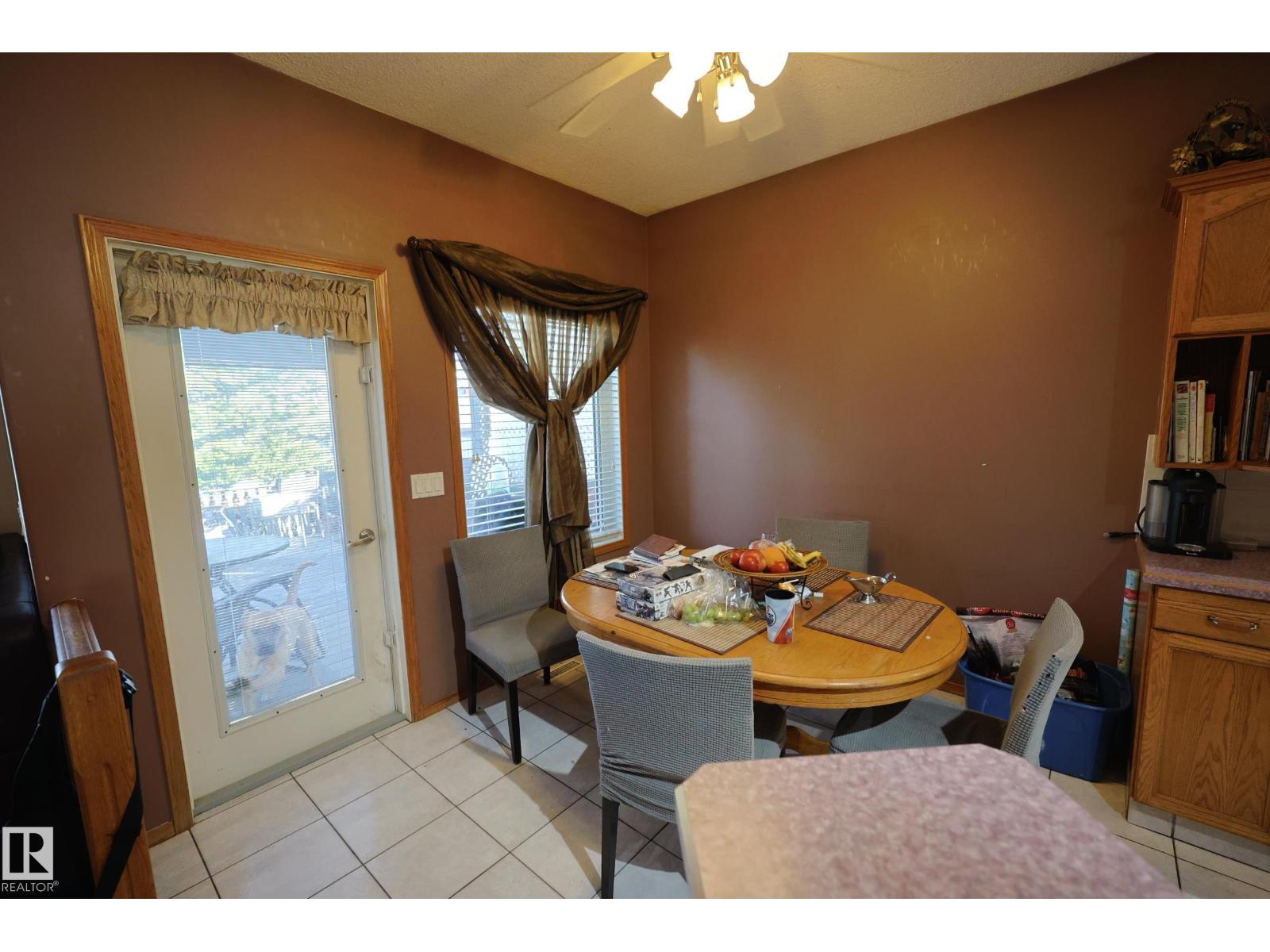 8309 160a Av Nw, Edmonton, Alberta  T5Z 3G4 - Photo 11 - E4485443