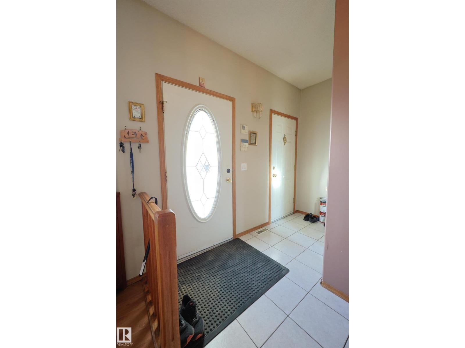 8309 160a Av Nw, Edmonton, Alberta  T5Z 3G4 - Photo 6 - E4485443