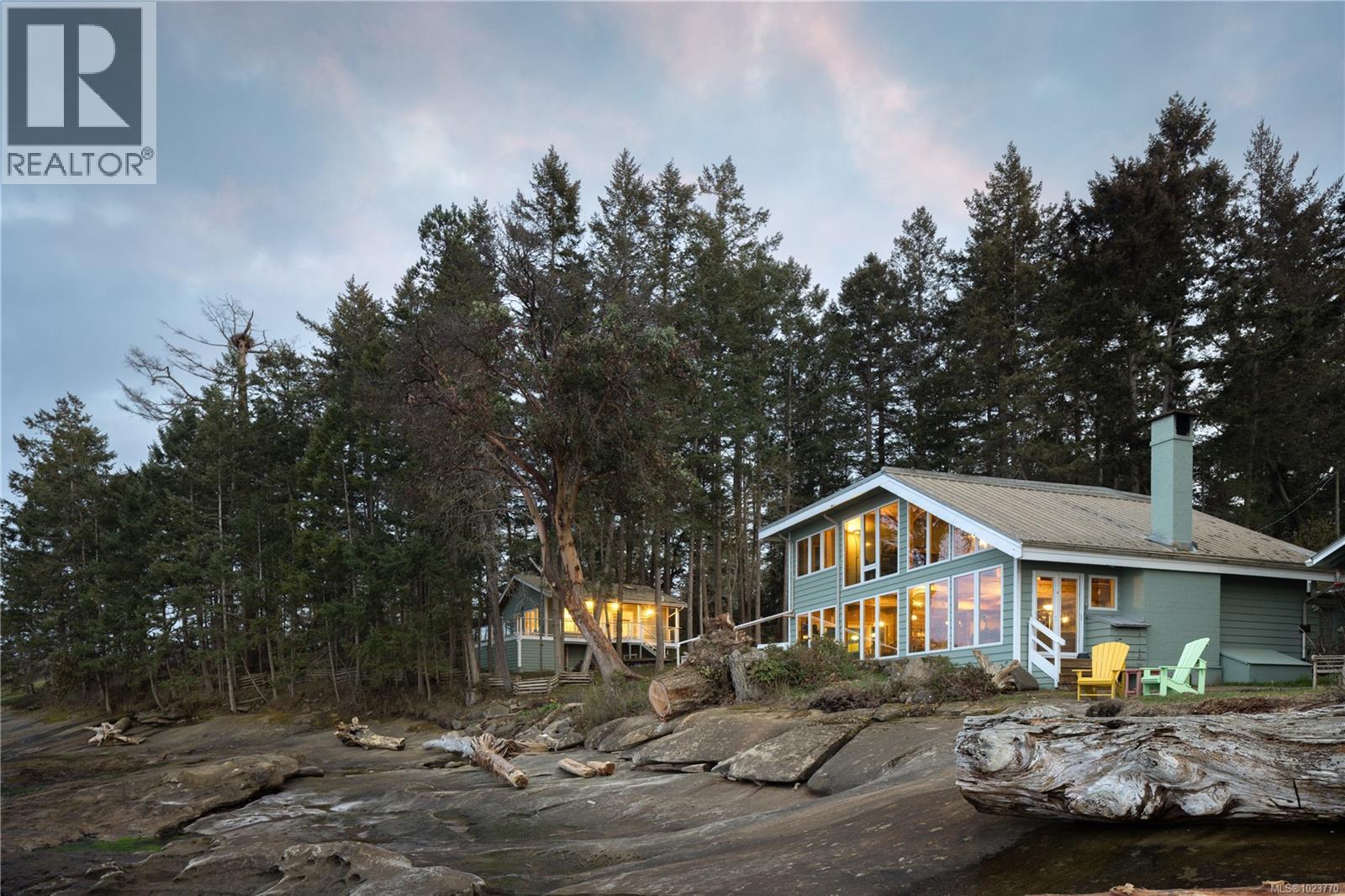 281 Bellhouse Rd, Galiano Island, British Columbia  V0N 1P0 - Photo 1 - 1023770