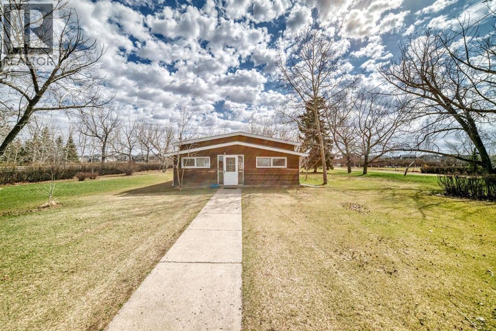 243195 Paradise Road, Chestermere, Alberta  T1X 0M9 - Photo 2 - A2303242