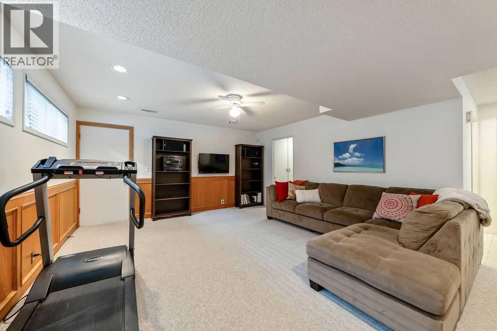 59 Strathcona Close Sw, Calgary, Alberta  T3H 1L2 - Photo 32 - A2305838