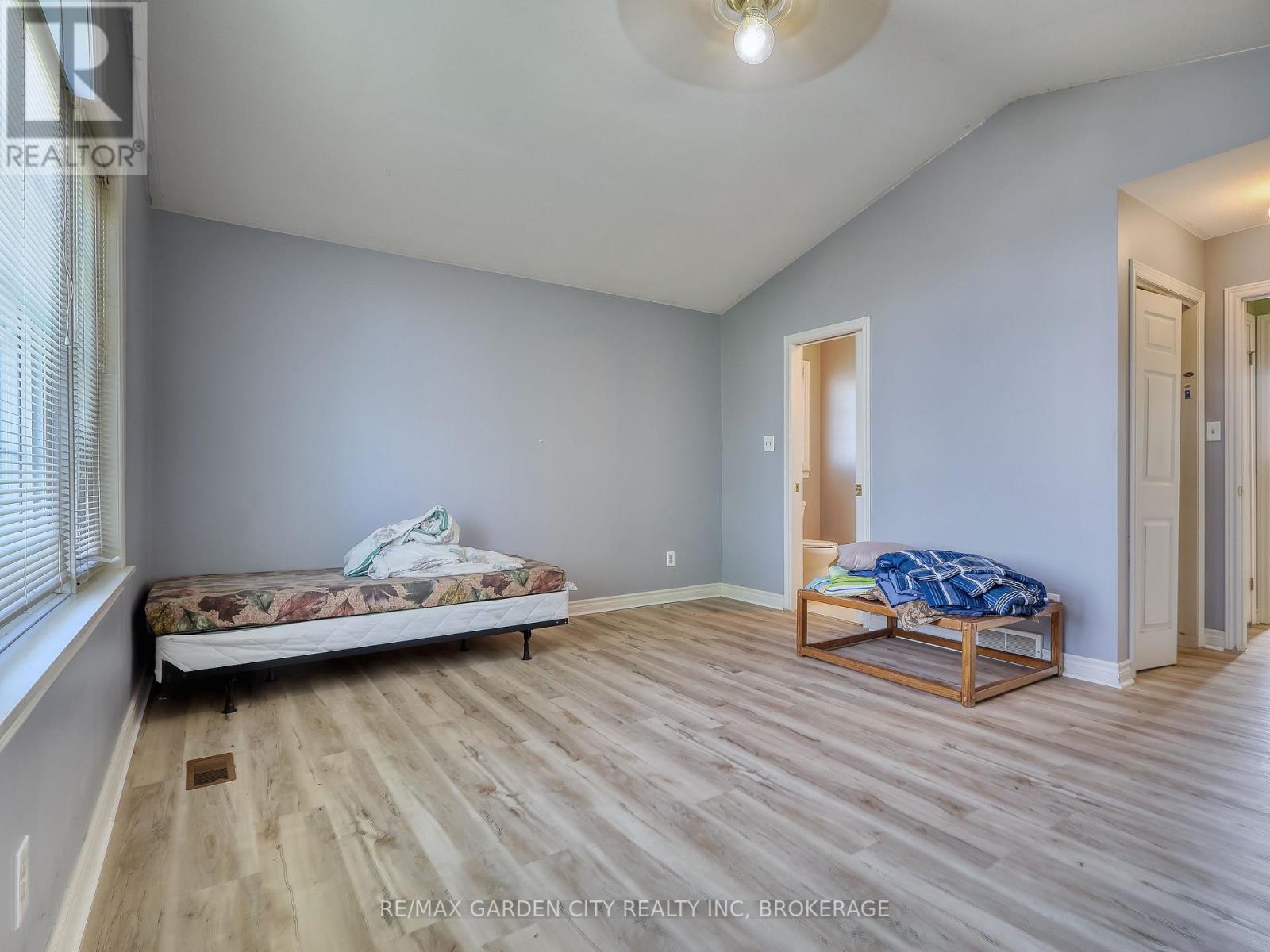228-234 Read Road, St. Catharines, Ontario  L2R 7K6 - Photo 17 - X13061210