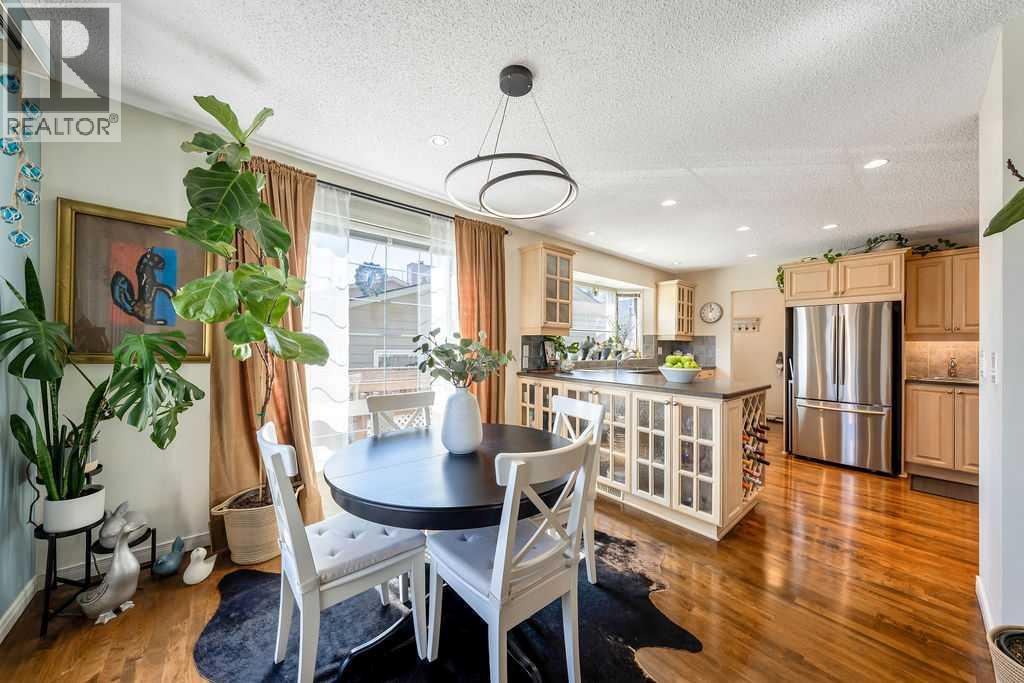 59 Strathcona Close Sw, Calgary, Alberta  T3H 1L2 - Photo 3 - A2305838