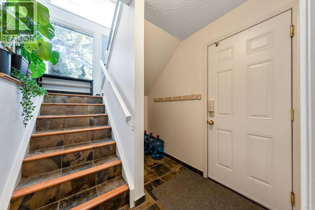 59 Strathcona Close Sw, Calgary, Alberta  T3H 1L2 - Photo 28 - A2305838