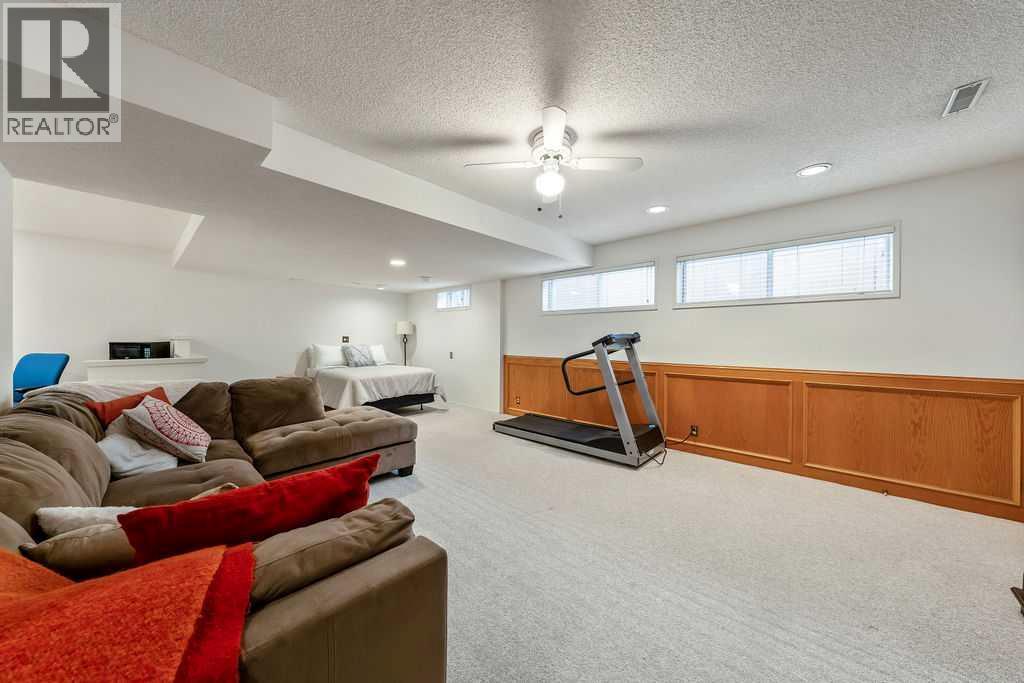 59 Strathcona Close Sw, Calgary, Alberta  T3H 1L2 - Photo 30 - A2305838