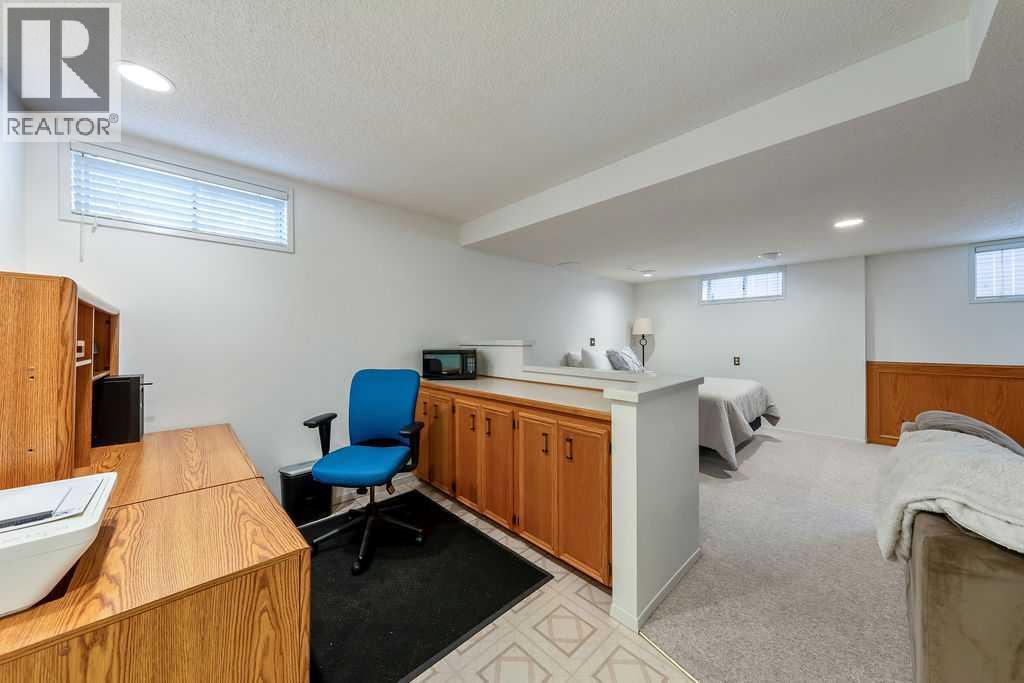 59 Strathcona Close Sw, Calgary, Alberta  T3H 1L2 - Photo 35 - A2305838