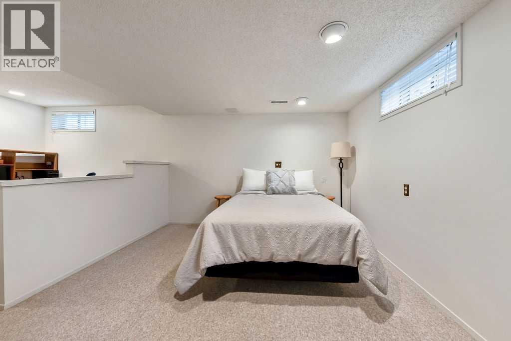 59 Strathcona Close Sw, Calgary, Alberta  T3H 1L2 - Photo 31 - A2305838