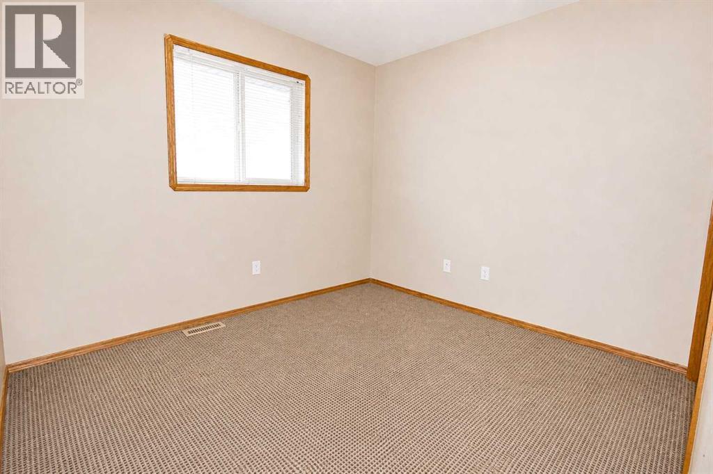 60 Vickers Close, Red Deer, Alberta  T4R 0E6 - Photo 10 - A2307326