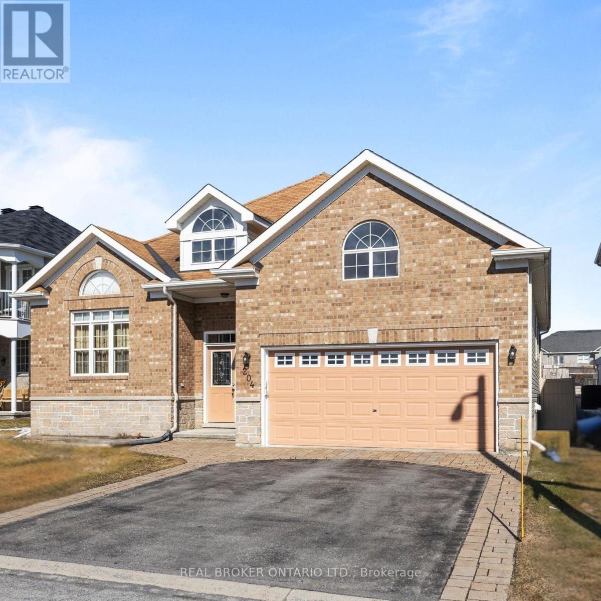 204 Hillpark High Street, Ottawa, Ontario  K1W 0B5 - Photo 25 - X12938110
