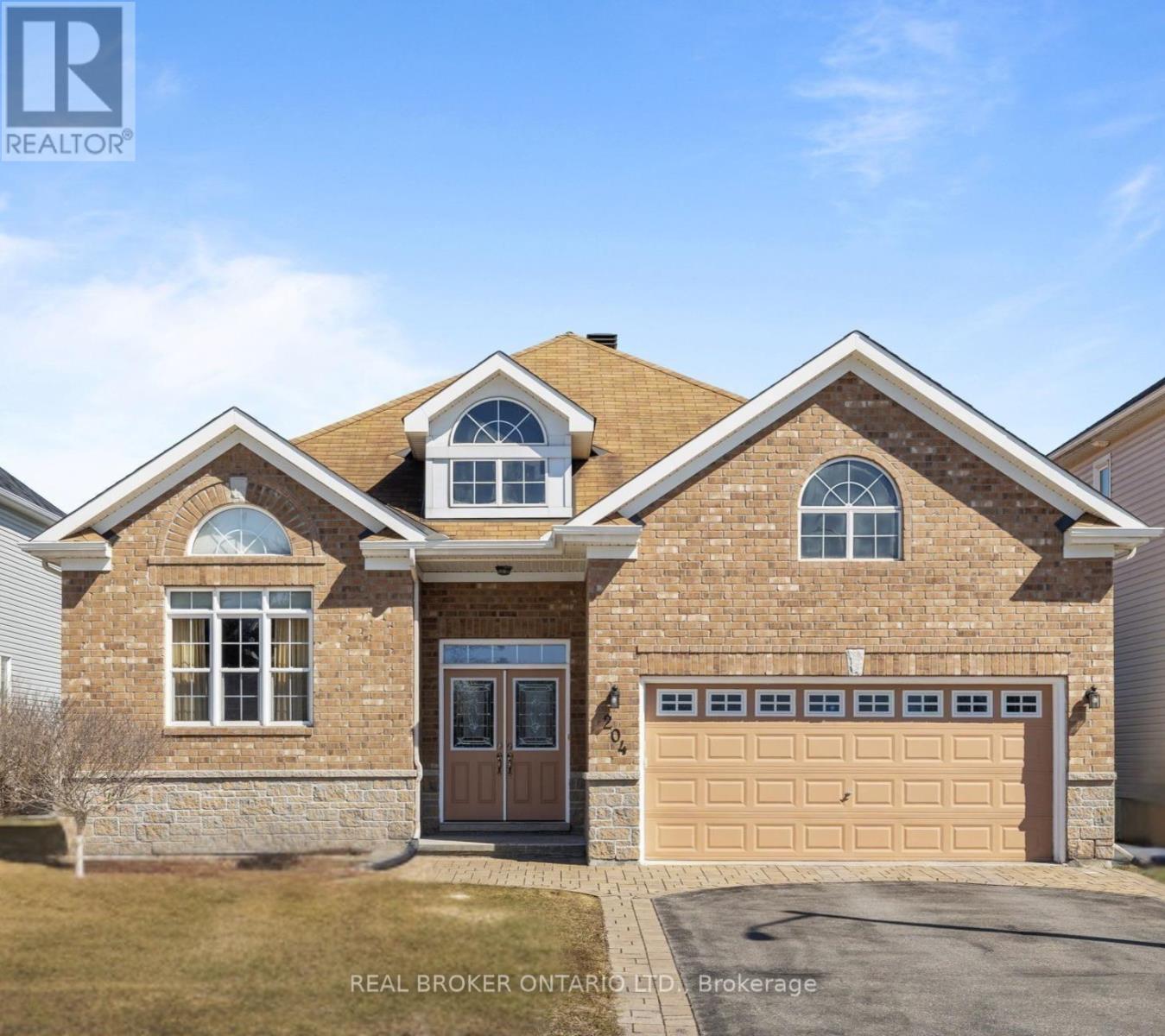 204 HILLPARK HIGH STREET, Ottawa, Ontario
