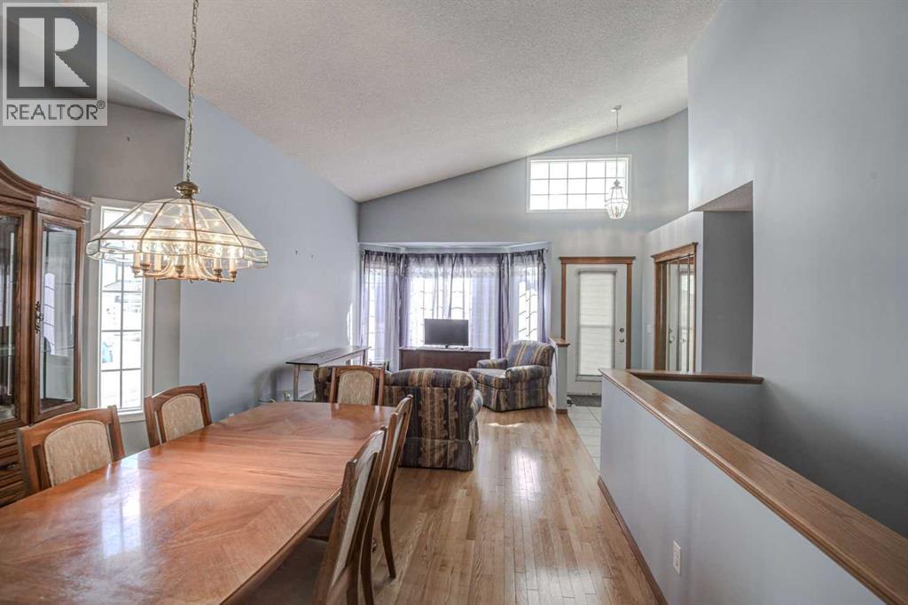 606 Diamond Court Se, Calgary, Alberta  T2J 7C8 - Photo 9 - A2298032