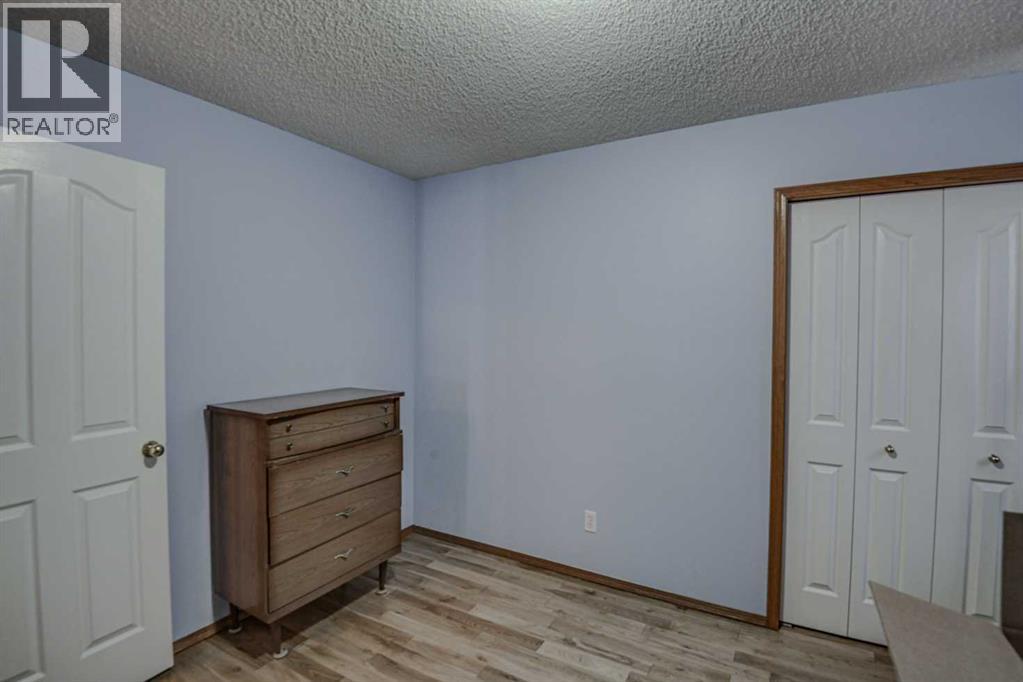 606 Diamond Court Se, Calgary, Alberta  T2J 7C8 - Photo 21 - A2298032