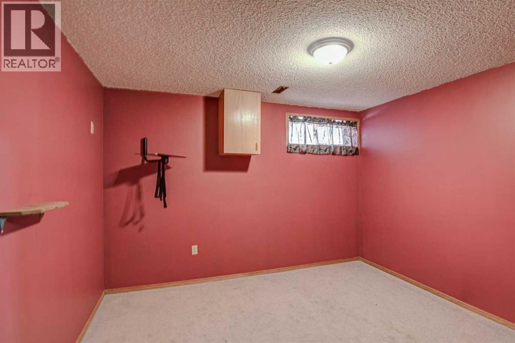 606 Diamond Court Se, Calgary, Alberta  T2J 7C8 - Photo 25 - A2298032