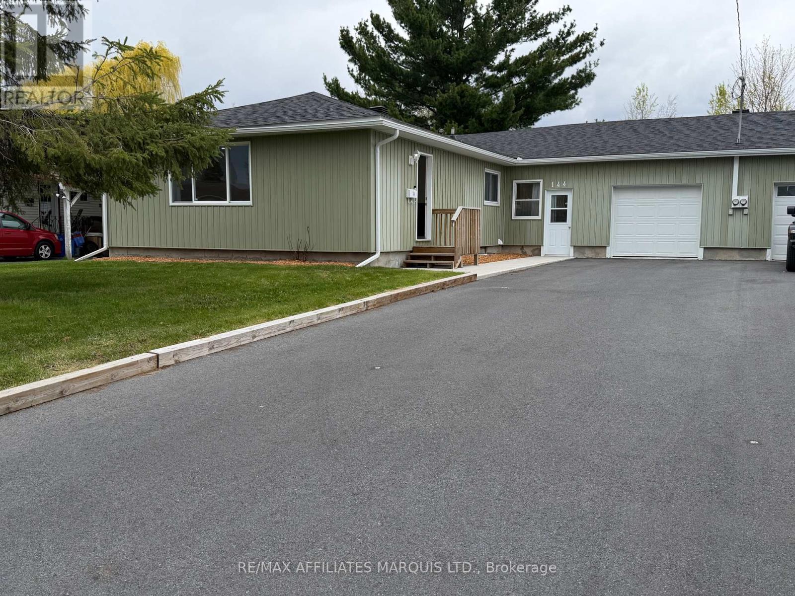 144 ELSIE AVENUE, Cornwall, Ontario
