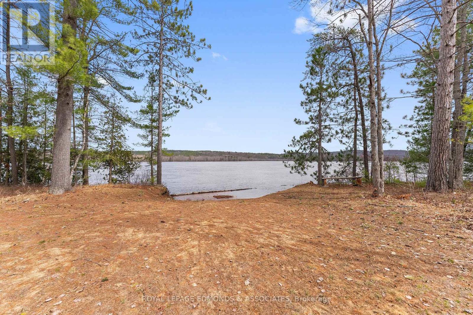 290 Hennessy Trail, Whitewater Region, Ontario  K0J 2L0 - Photo 2 - X13074384