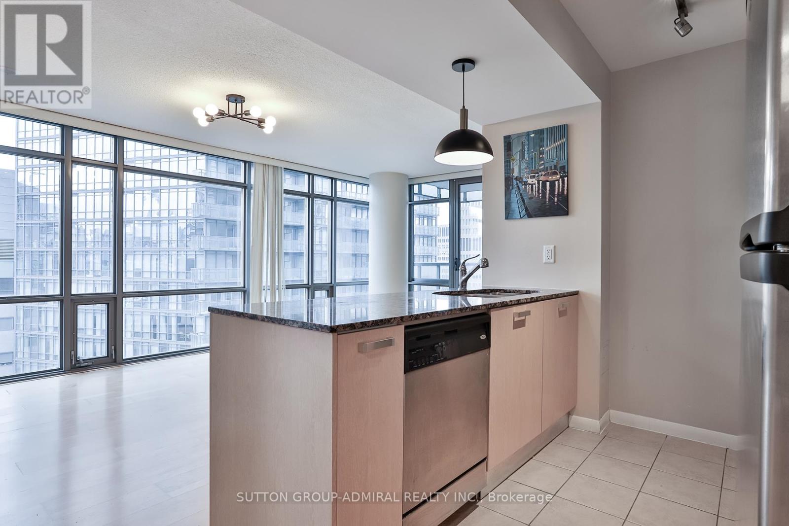 1302 - 38 Grenville Street, Toronto, Ontario  M4Y 1A5 - Photo 10 - C13074366