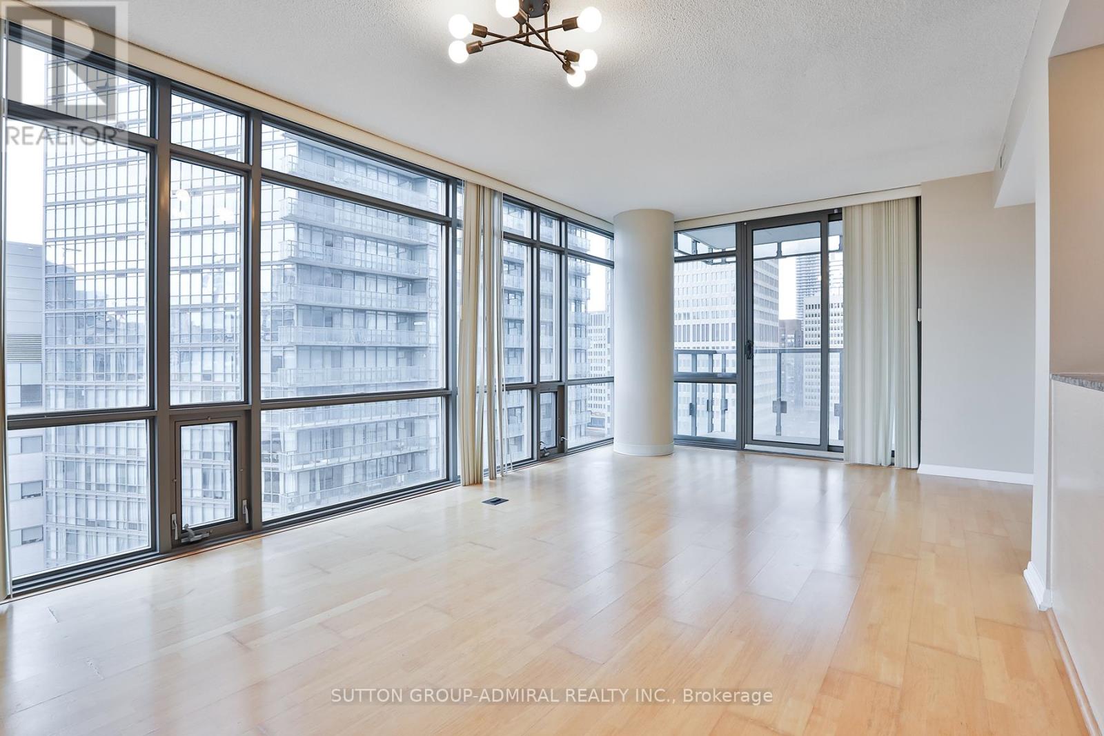 1302 - 38 Grenville Street, Toronto, Ontario  M4Y 1A5 - Photo 12 - C13074366