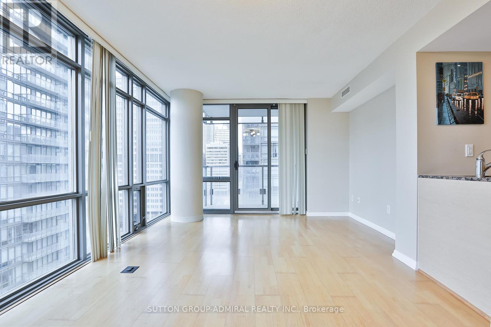 1302 - 38 Grenville Street, Toronto, Ontario  M4Y 1A5 - Photo 15 - C13074366