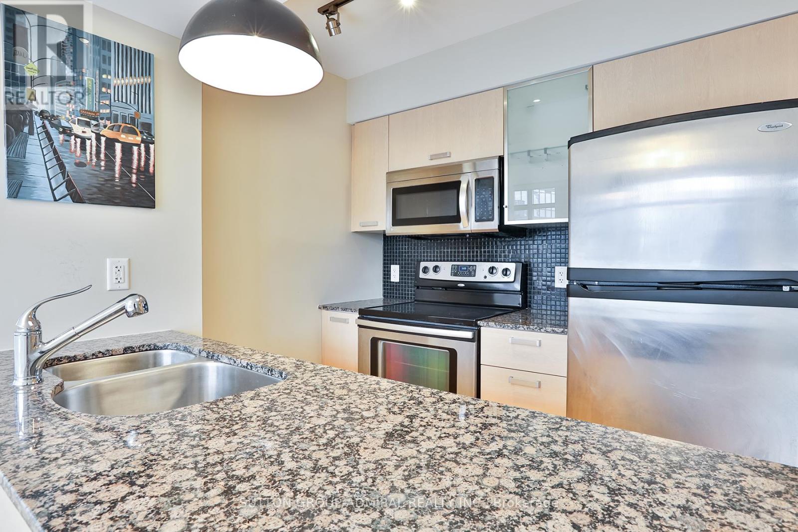 1302 - 38 Grenville Street, Toronto, Ontario  M4Y 1A5 - Photo 17 - C13074366