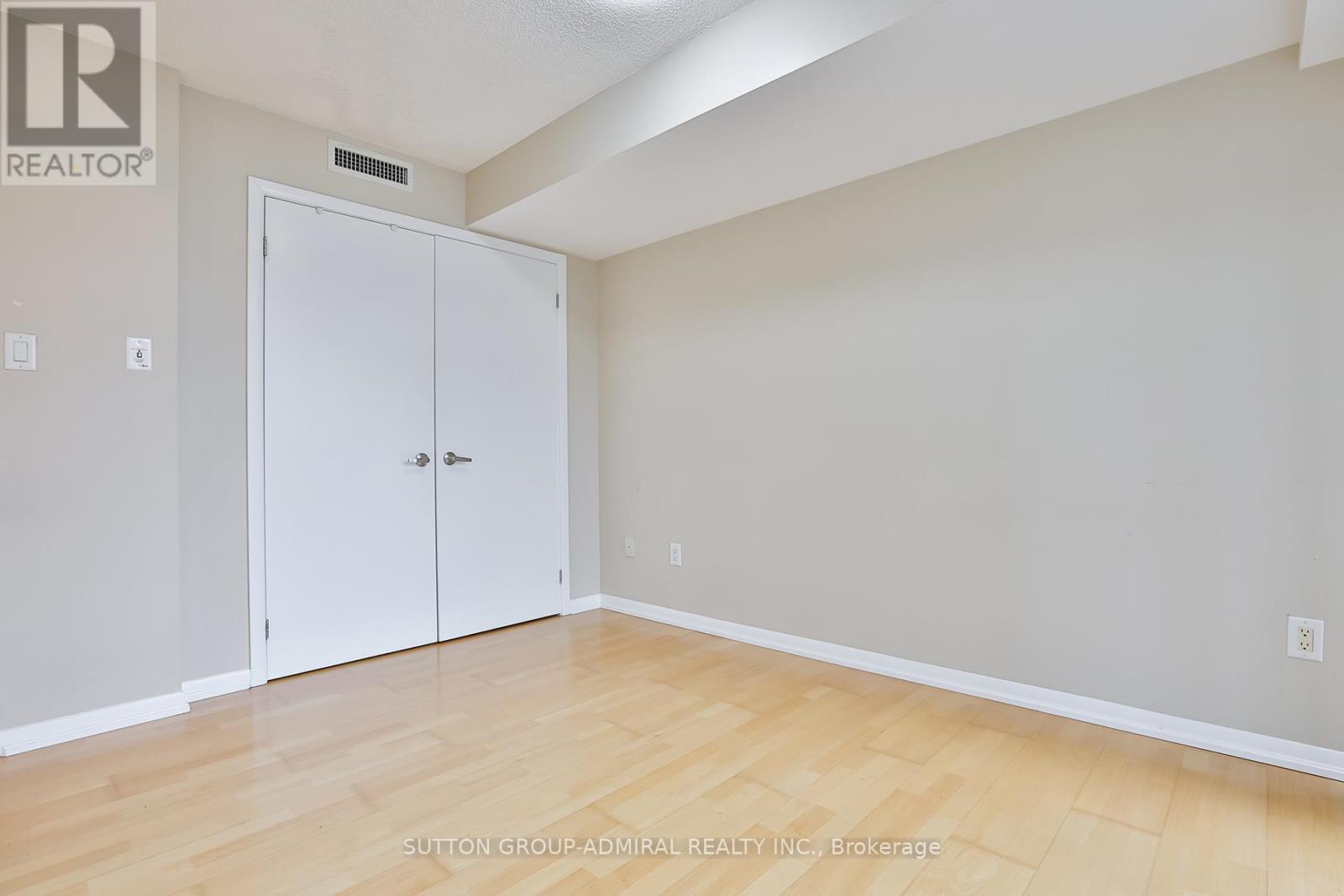 1302 - 38 Grenville Street, Toronto, Ontario  M4Y 1A5 - Photo 19 - C13074366