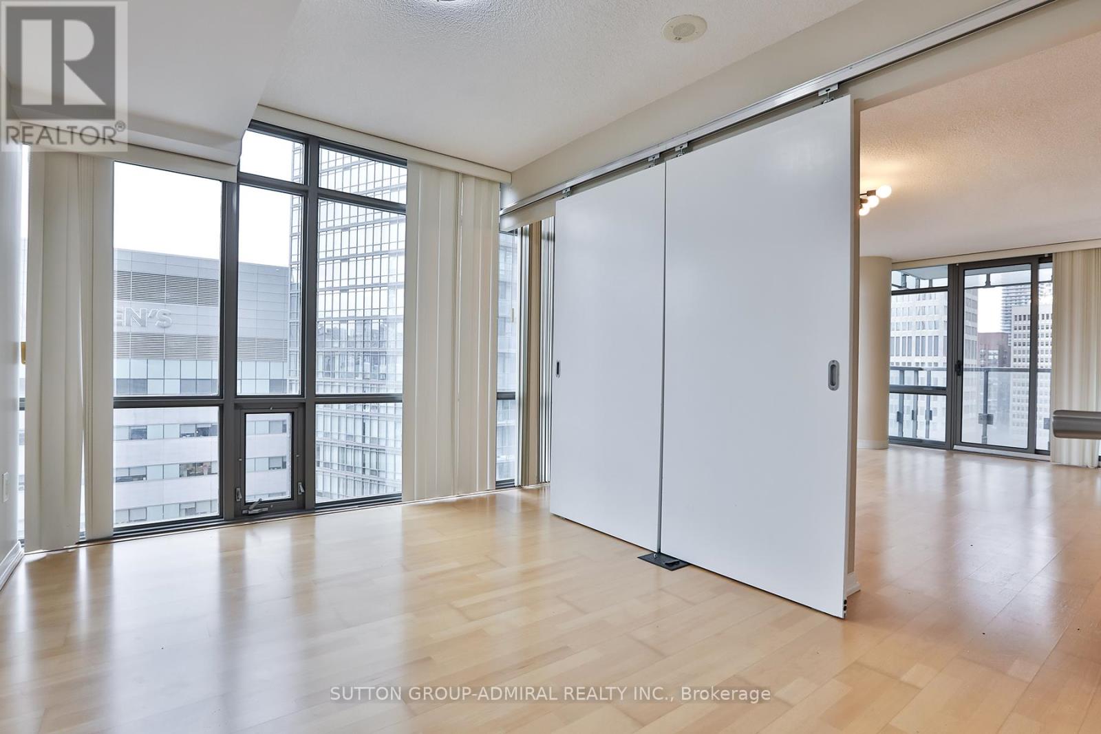 1302 - 38 Grenville Street, Toronto, Ontario  M4Y 1A5 - Photo 20 - C13074366