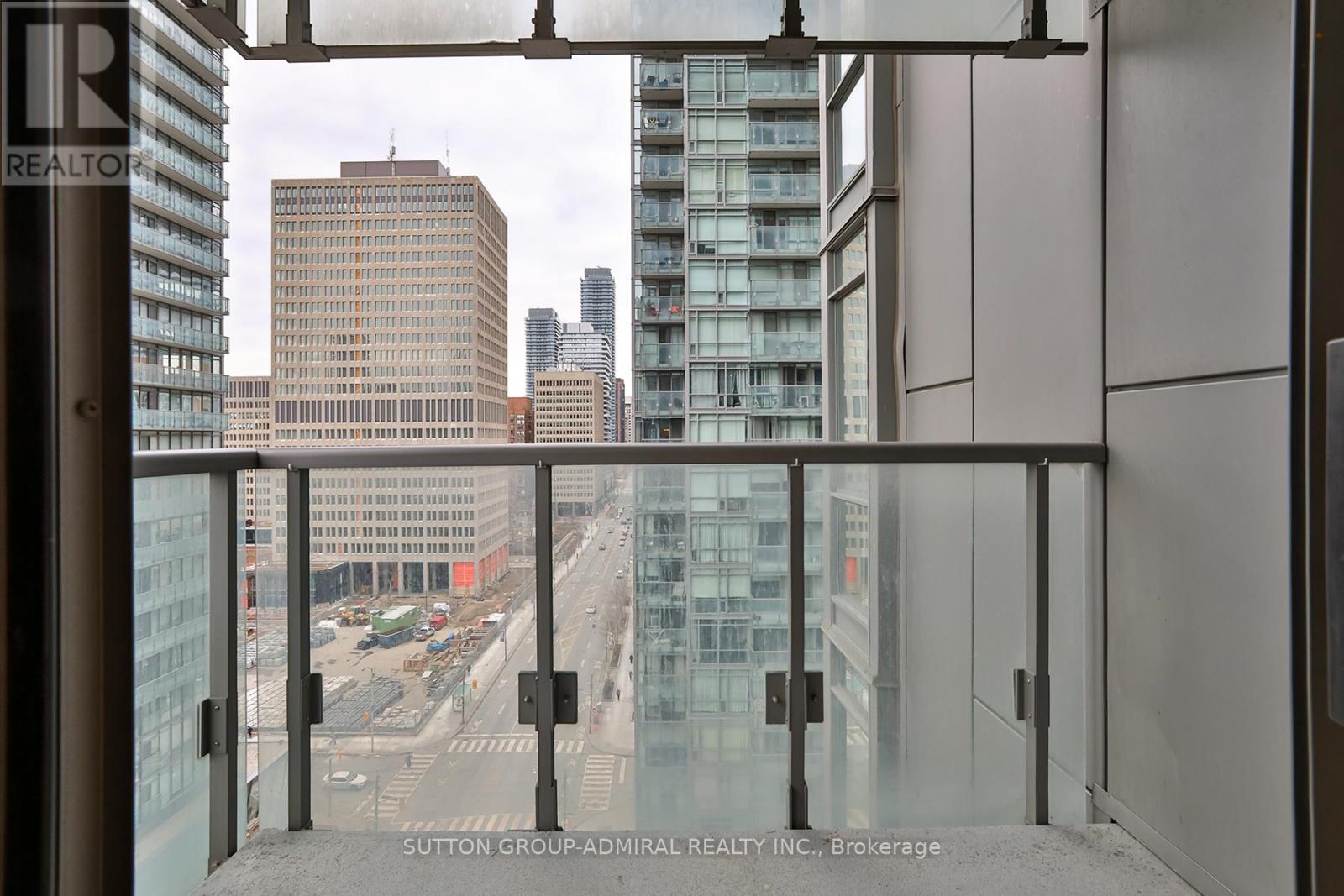 1302 - 38 Grenville Street, Toronto, Ontario  M4Y 1A5 - Photo 21 - C13074366