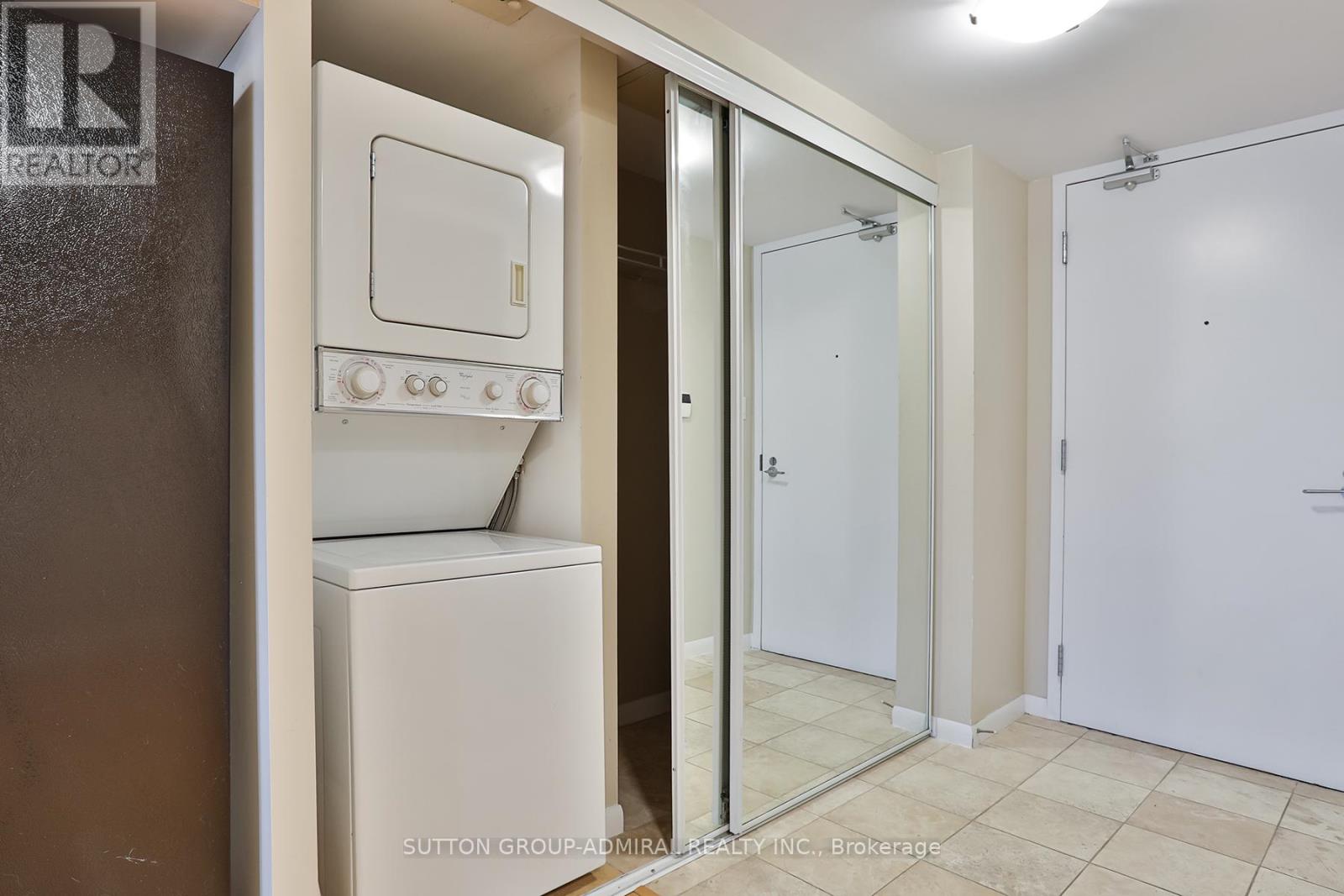 1302 - 38 Grenville Street, Toronto, Ontario  M4Y 1A5 - Photo 26 - C13074366
