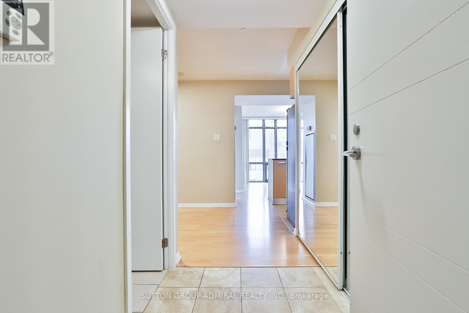 1302 - 38 Grenville Street, Toronto, Ontario  M4Y 1A5 - Photo 4 - C13074366