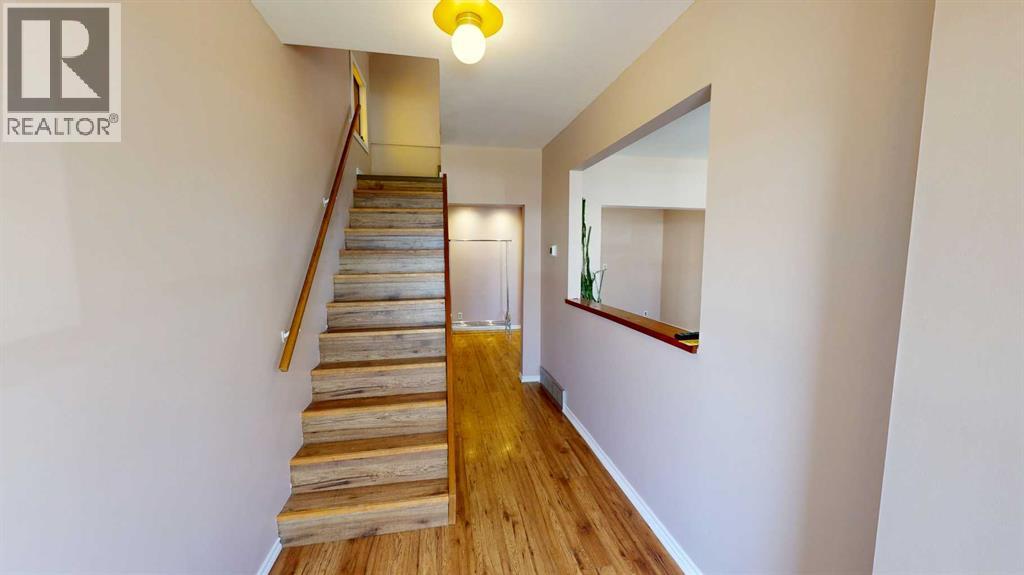 631 6 Street S, Lethbridge, Alberta  T1J 2E4 - Photo 2 - A2305335