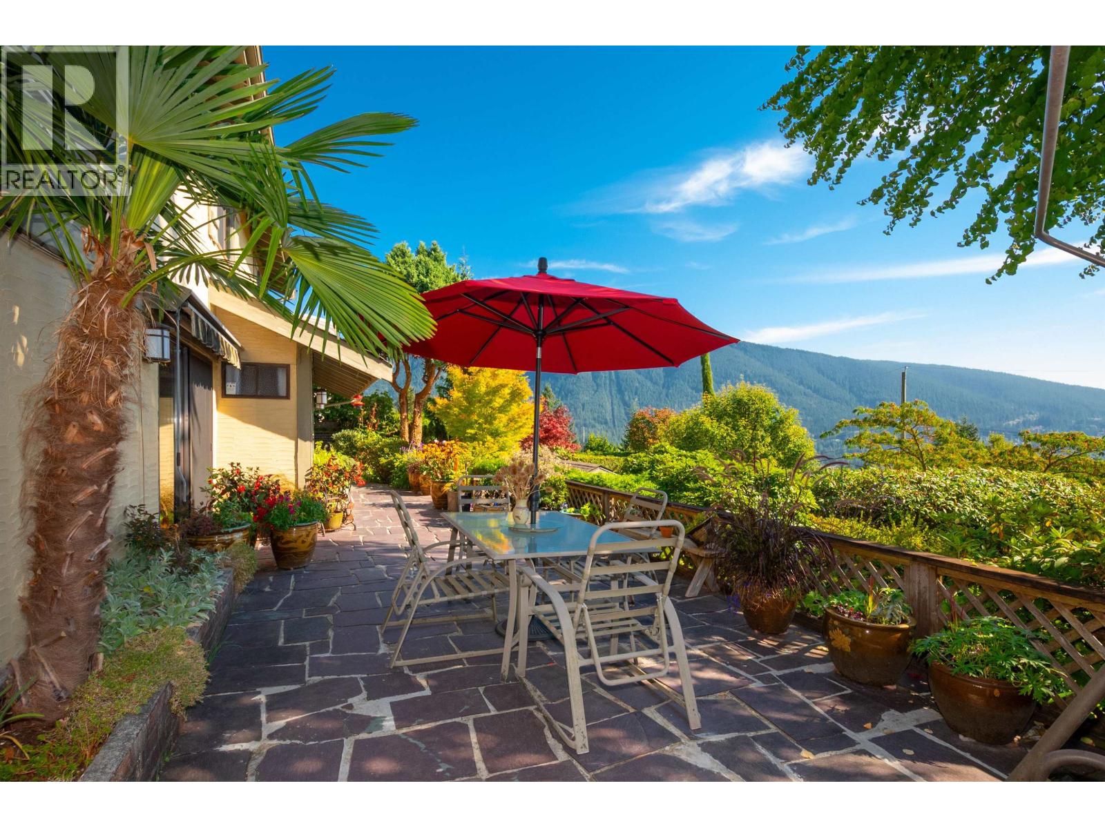 560 CRAIGMOHR DRIVE, West Vancouver, British Columbia