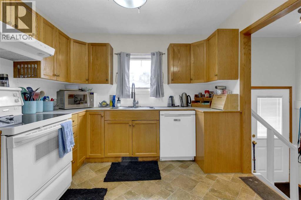 305 3 Street S, Vulcan, Alberta  T0L 2B0 - Photo 12 - A2305501