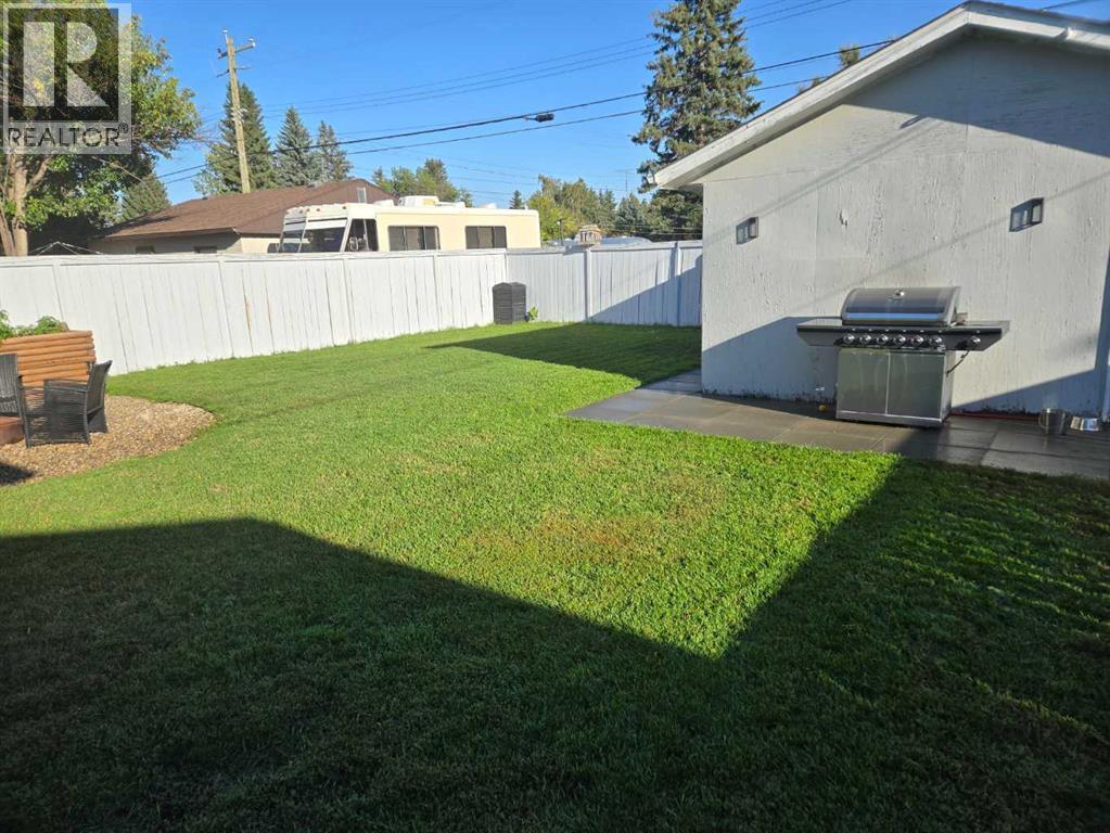 305 3 Street S, Vulcan, Alberta  T0L 2B0 - Photo 35 - A2305501