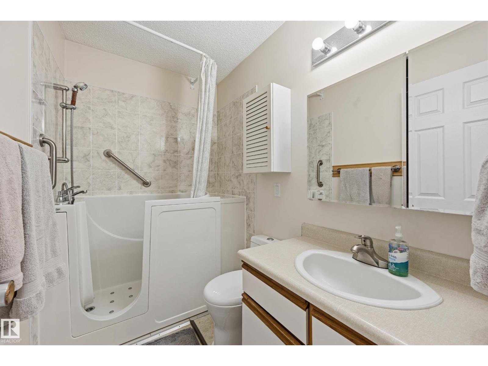 8305 157 Av Nw, Edmonton, Alberta  T5Z 2P8 - Photo 15 - E4485446
