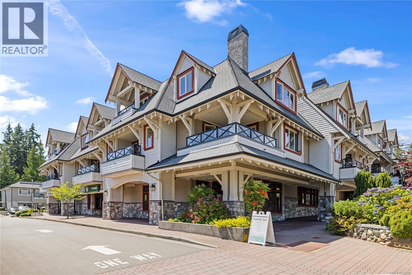 307 222 Second Ave W, Qualicum Beach, British Columbia  V9K 0A4 - Photo 2 - 1032809