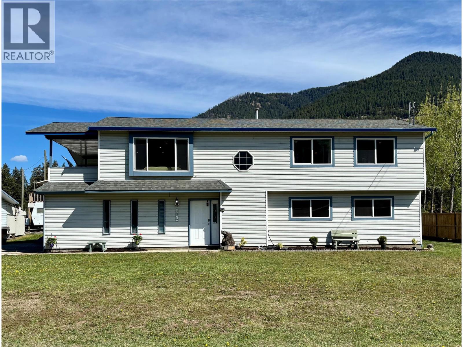 5876 Westwynd Drive, Falkland, British Columbia  V0E 1W0 - Photo 2 - 10377189
