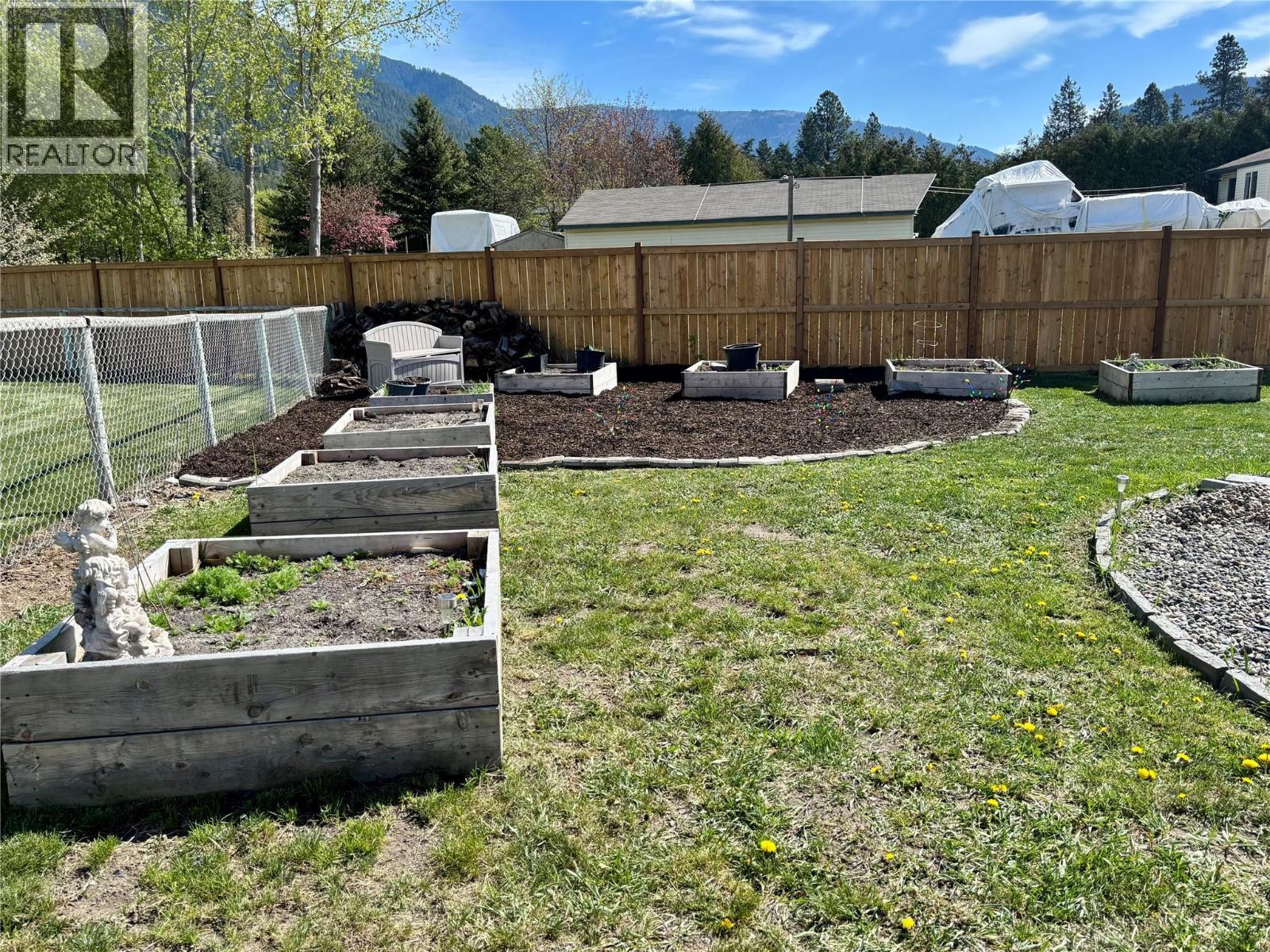5876 Westwynd Drive, Falkland, British Columbia  V0E 1W0 - Photo 15 - 10377189