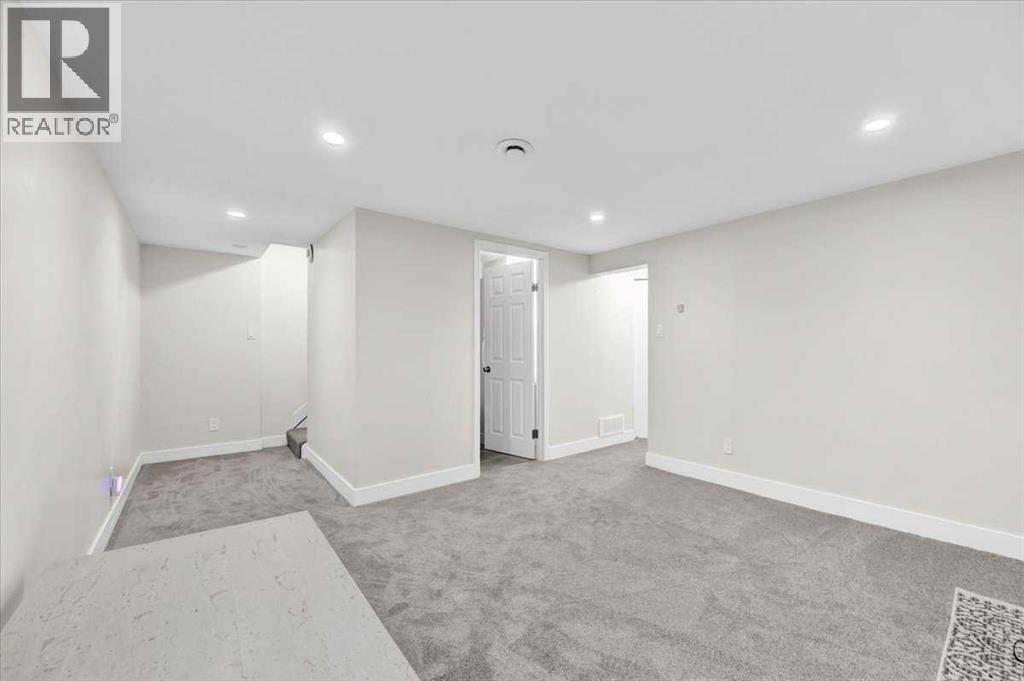 674 Regal Park NE, Calgary, Alberta  T2E 0S6 - Photo 31 - A2306449