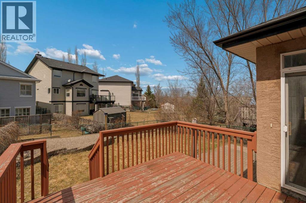 11 Valley Crest Rise NW, Calgary, Alberta  T3B 5W8 - Photo 47 - A2307013