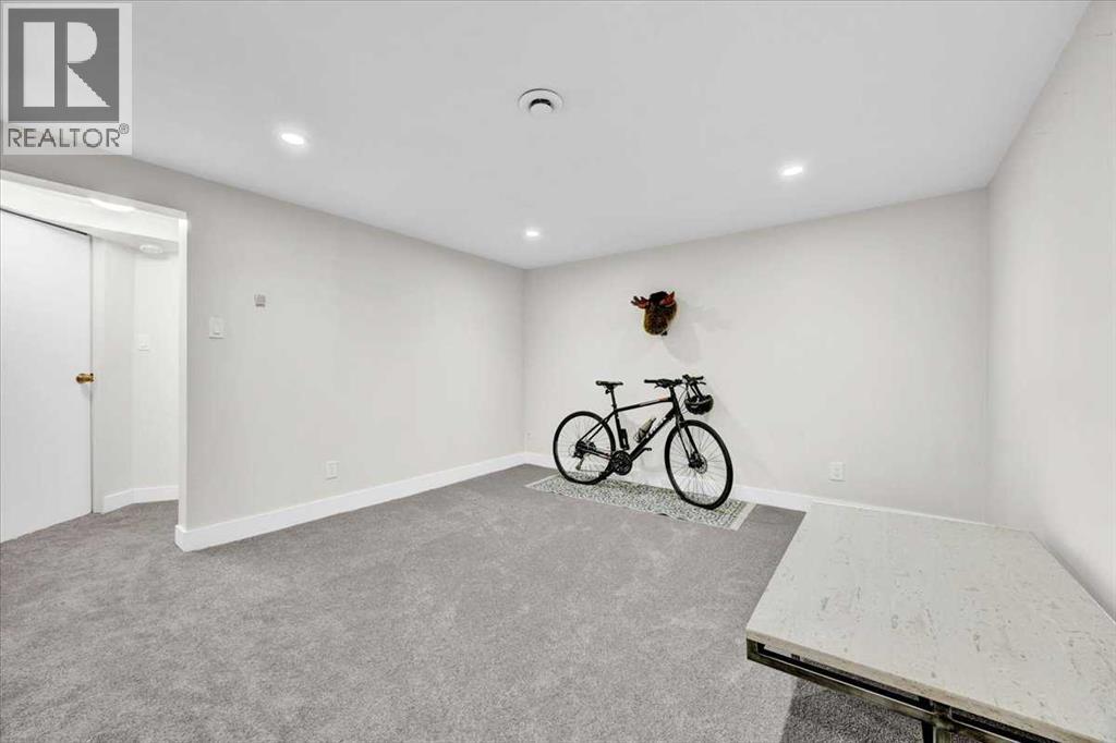 674 Regal Park NE, Calgary, Alberta  T2E 0S6 - Photo 30 - A2306449