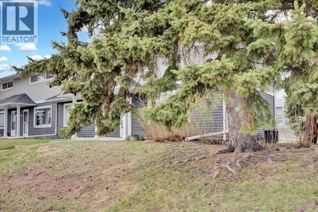 674 Regal Park NE, Calgary, Alberta  T2E 0S6 - Photo 2 - A2306449