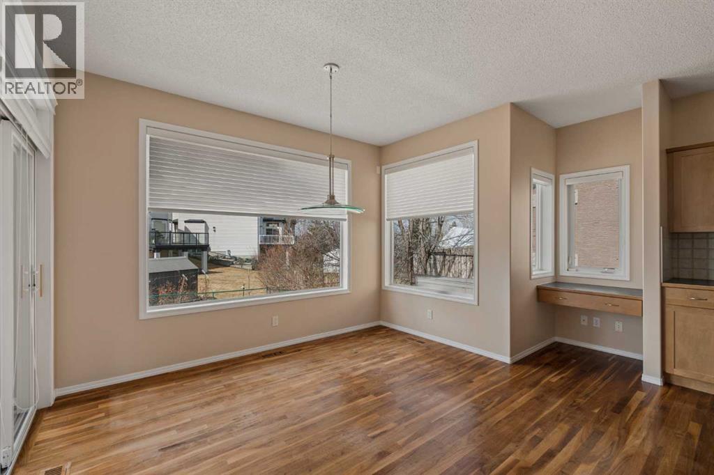 11 Valley Crest Rise NW, Calgary, Alberta  T3B 5W8 - Photo 13 - A2307013