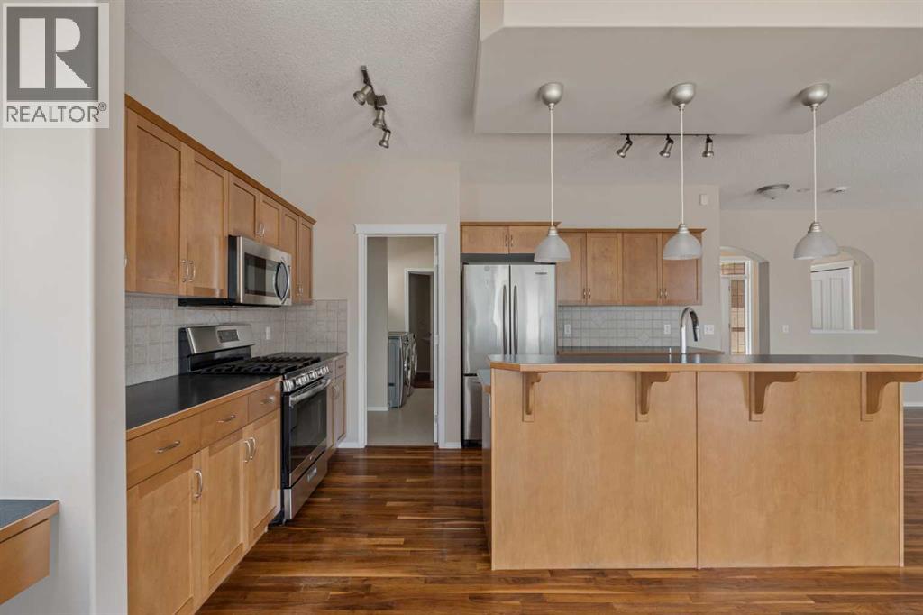 11 Valley Crest Rise NW, Calgary, Alberta  T3B 5W8 - Photo 17 - A2307013