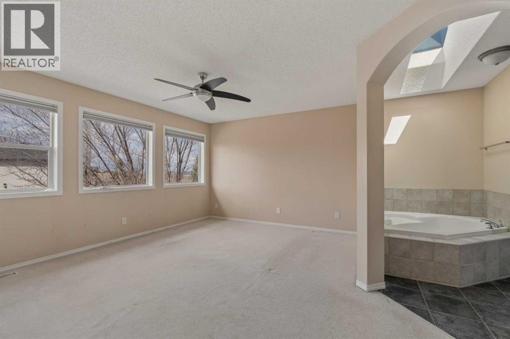 11 Valley Crest Rise NW, Calgary, Alberta  T3B 5W8 - Photo 29 - A2307013