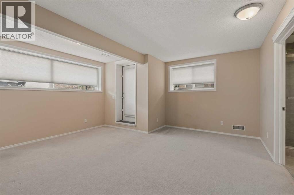 11 Valley Crest Rise NW, Calgary, Alberta  T3B 5W8 - Photo 39 - A2307013