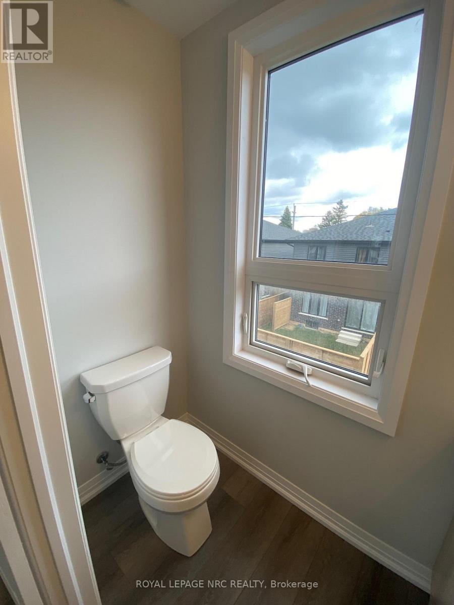 28 - 6705 Cropp Street, Niagara Falls, Ontario  L2E 0C1 - Photo 11 - X13074434
