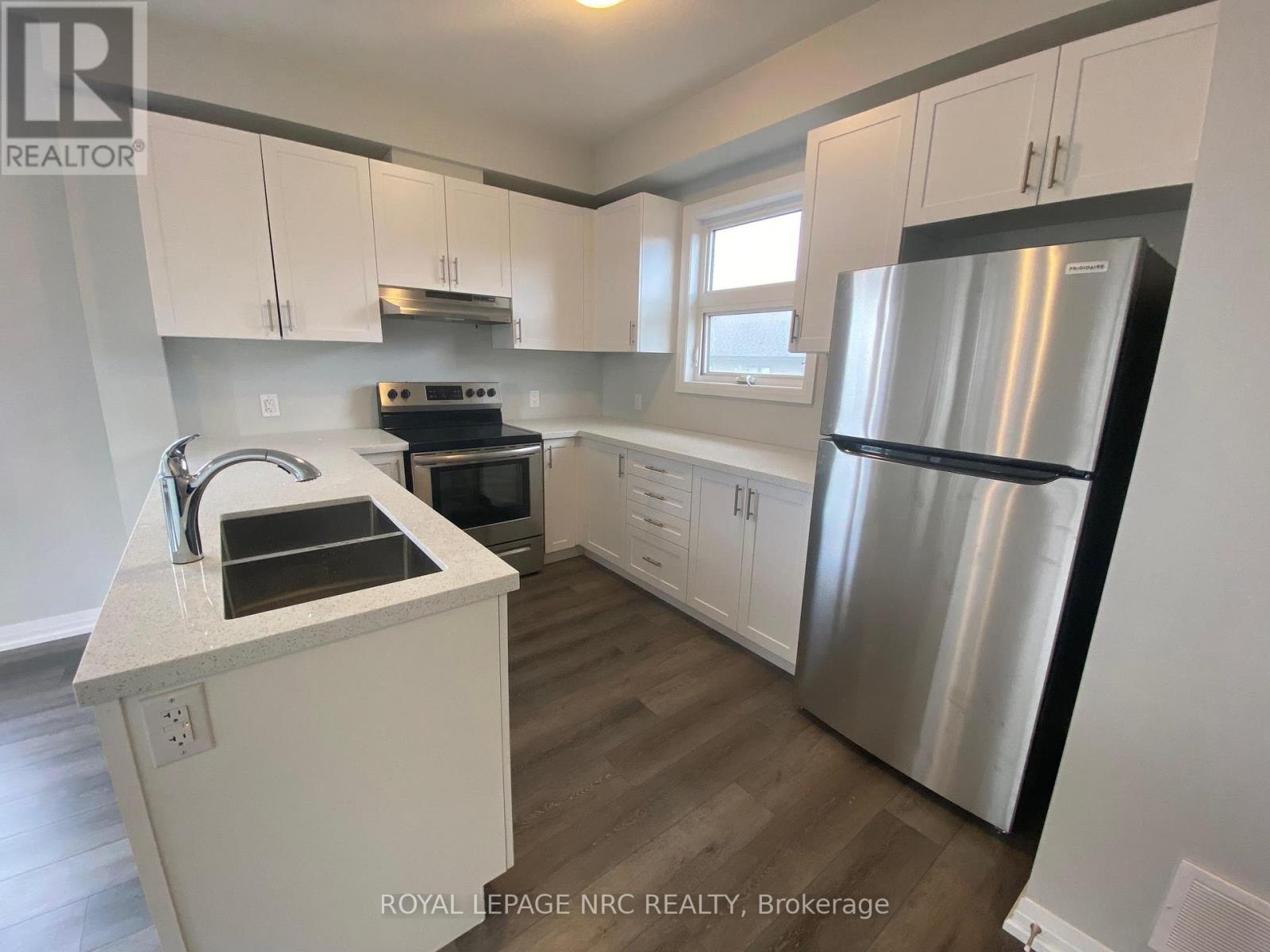 28 - 6705 Cropp Street, Niagara Falls, Ontario  L2E 0C1 - Photo 3 - X13074434