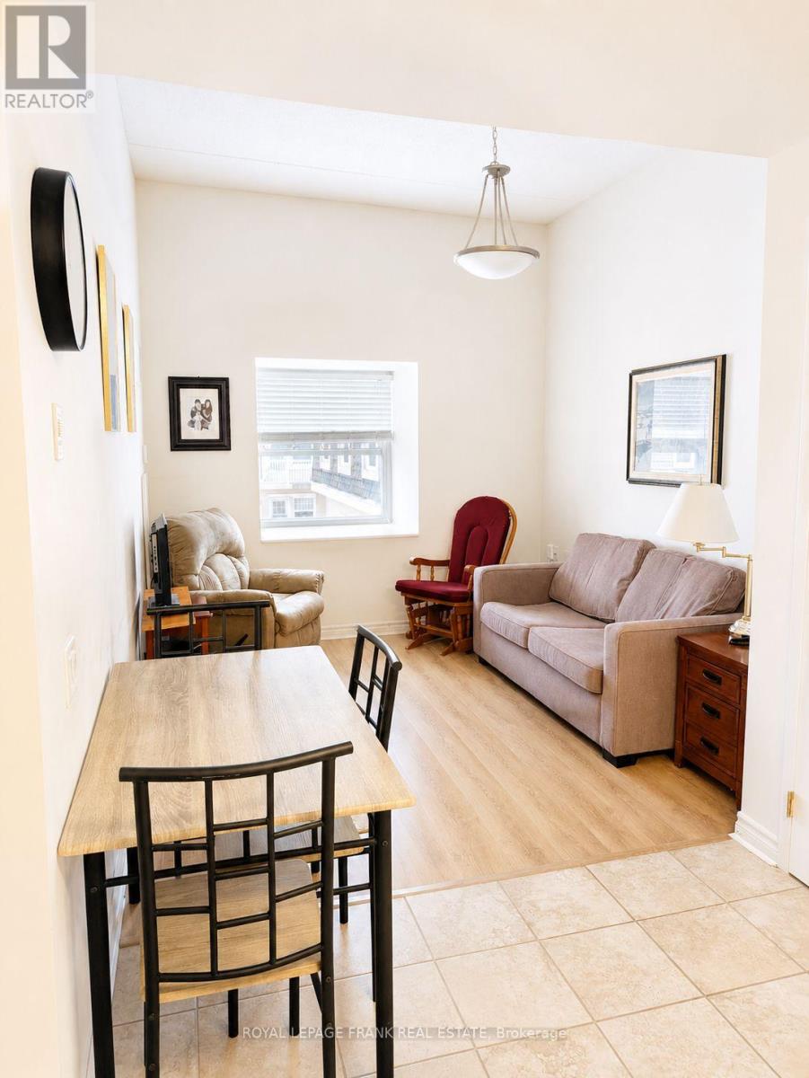 425 - 240 Chapel Street, Cobourg, Ontario  K9A 0E3 - Photo 9 - X12934160