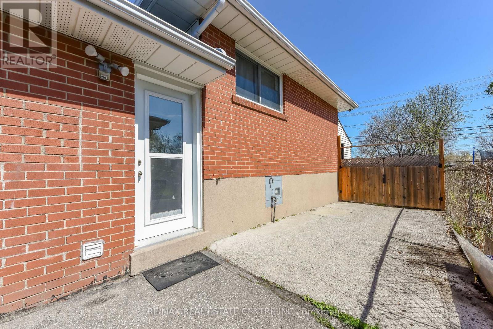 Lower - 45 Autumn Boulevard, Brampton, Ontario  L6T 2W1 - Photo 2 - W12881870