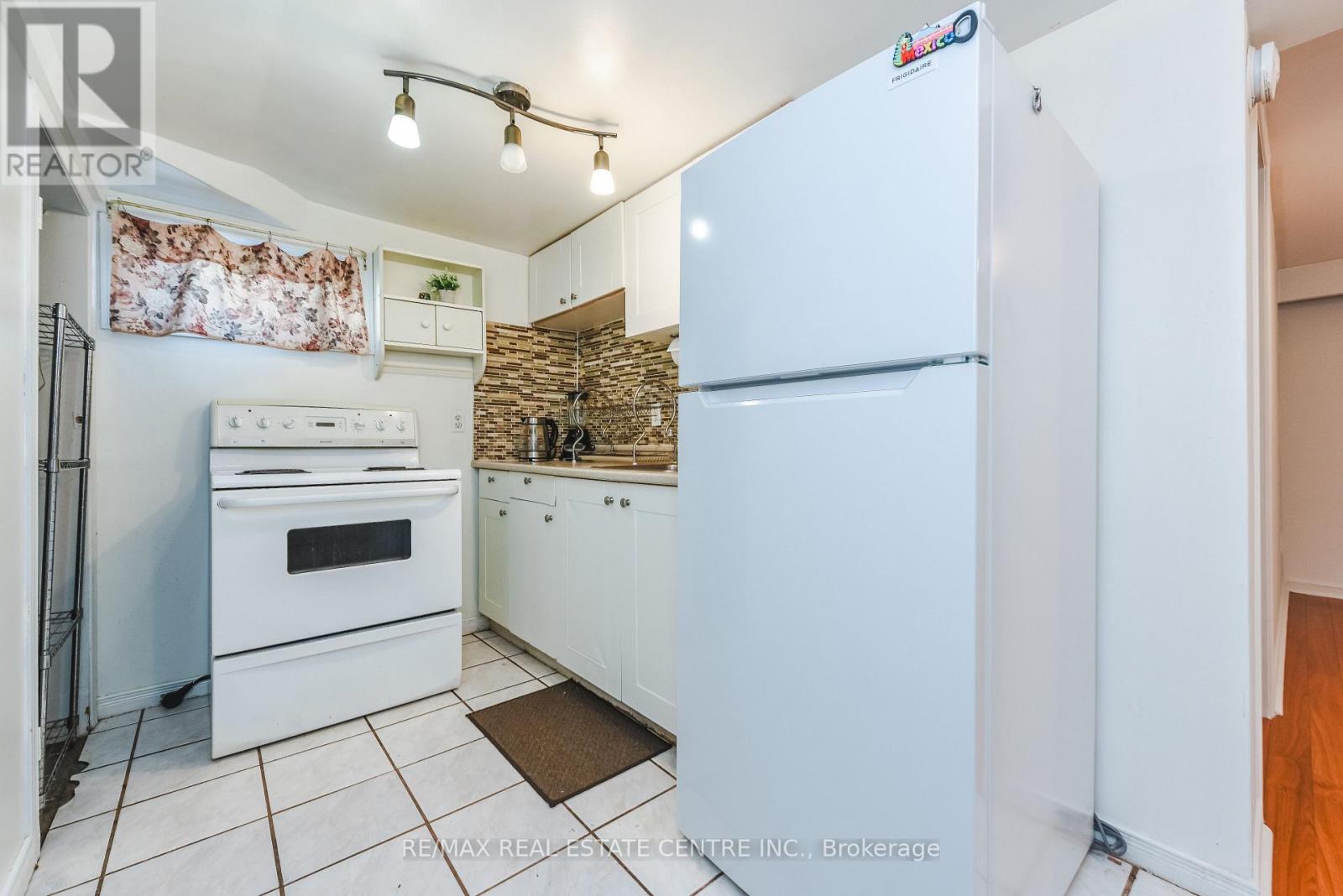 Lower - 45 Autumn Boulevard, Brampton, Ontario  L6T 2W1 - Photo 23 - W12881870